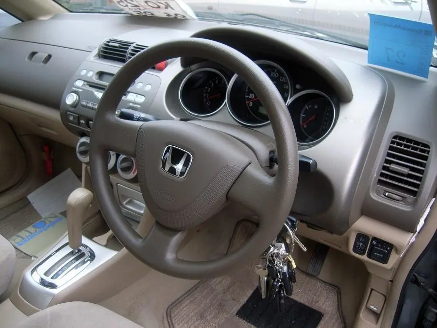 Honda Fit Aria 2003 салон