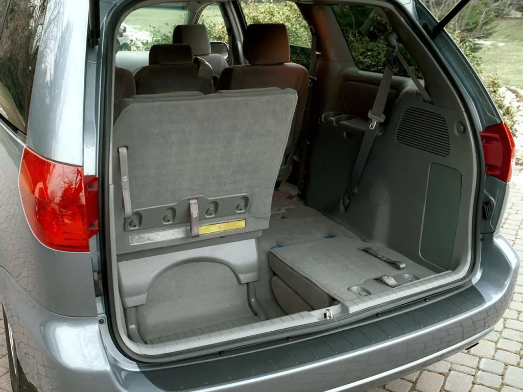 Toyota Sienna 2 сиденье второй ряд