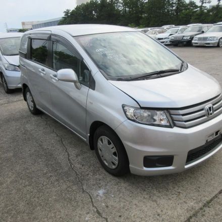 Продажа Honda Freed Spike (Хонда Фрид Спайк)