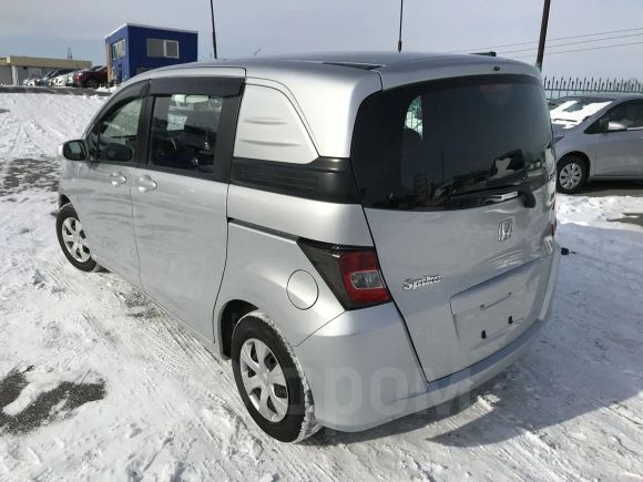 Продажа Honda Freed Spike во Владивостоке