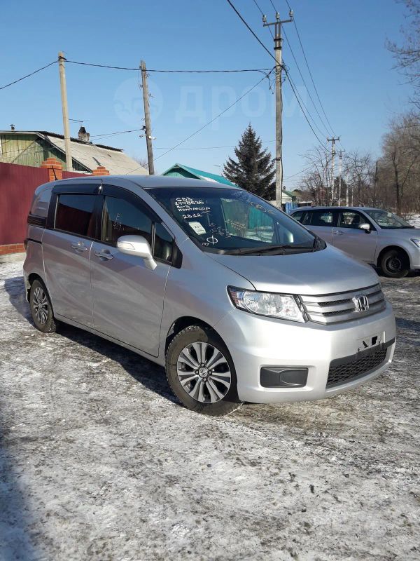 Минивэны Honda Freed и Freed Spike прошли