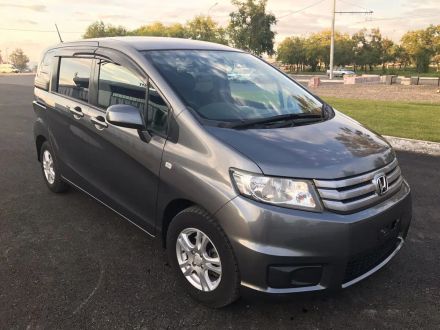 Технические характеристики Honda Freed Spike 15