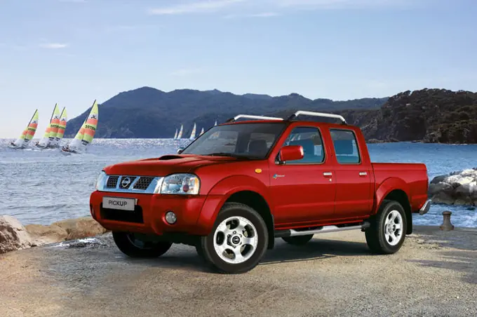 nissan np300 комплектации