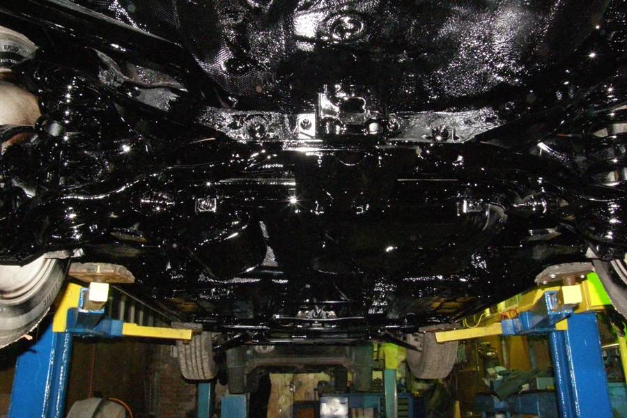 Десятка в антикоре видео фото. Пыльник днища соренто прайм. Антикор в пушкино. Антикор для днища автомобиля в баллончике. Антикор для днища солярис 1.