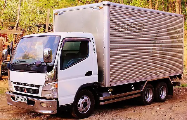 Фургоны купить дром. 3.5Т Mitsubishi Canter 2017. Mitsubishi Fuso Canter фургон 5т. Митсубиси Фусо 5 тонник. Mitsubishi Fuso 3.5 тонны.