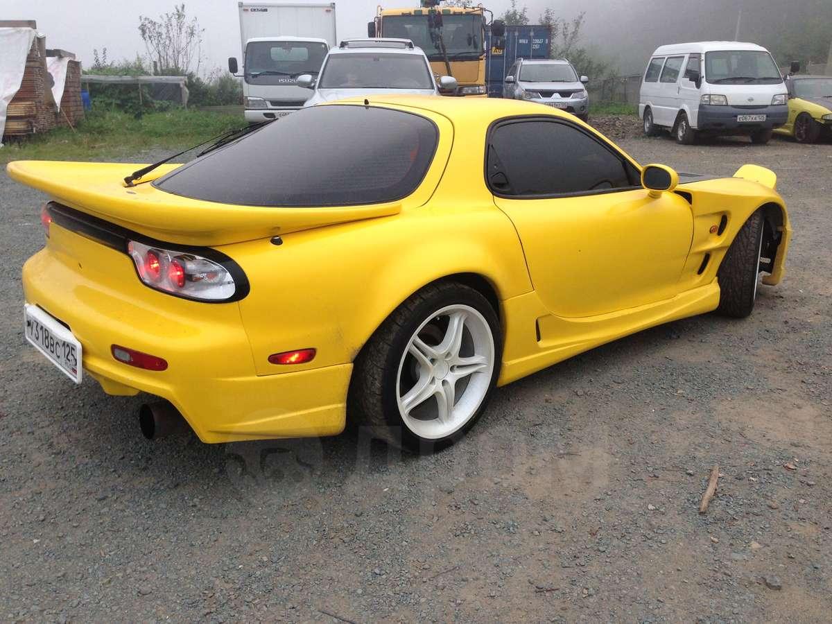 Желтая mazda rx7