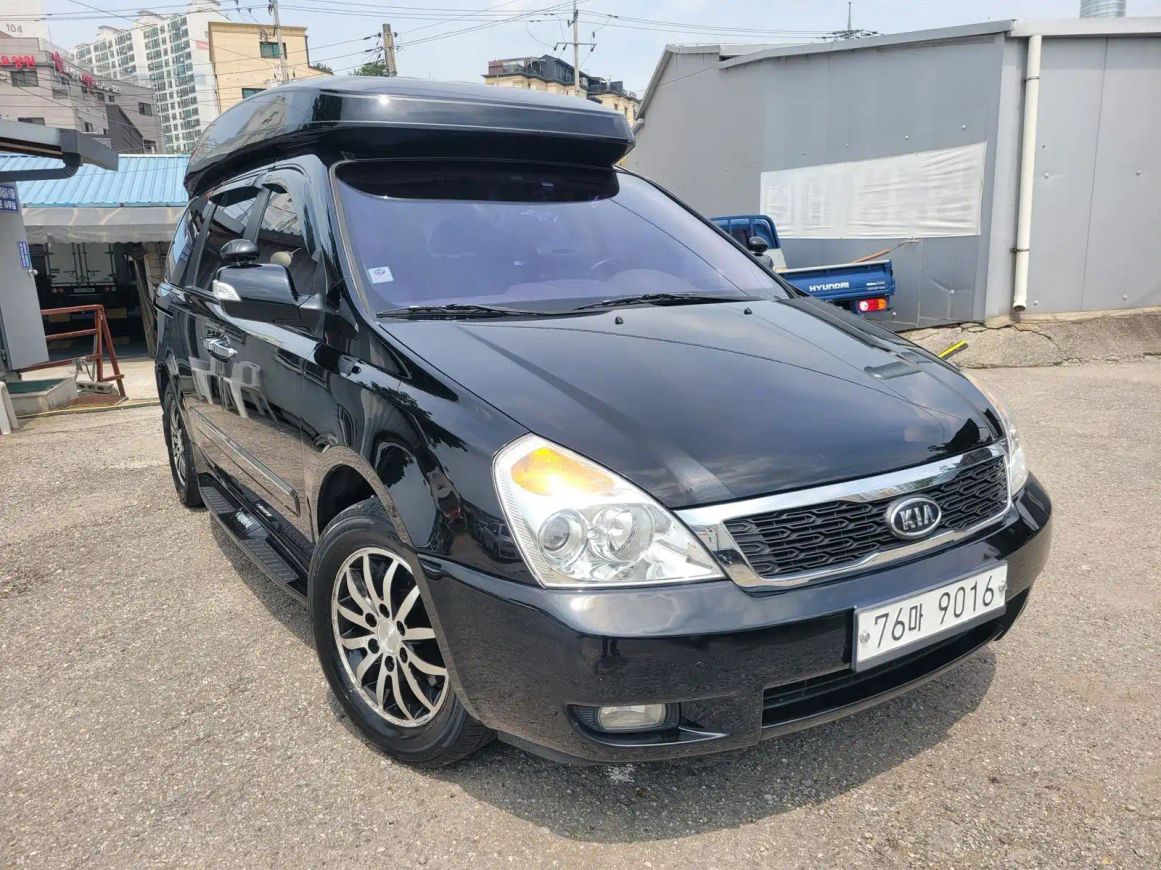 Kia Carnival 2012
