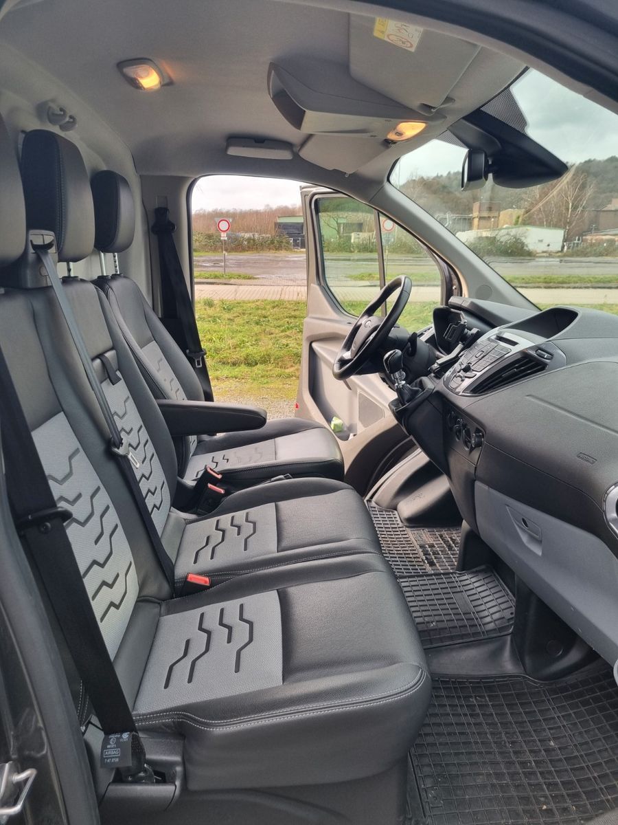 Ford tourneo custom 2019 sales interior