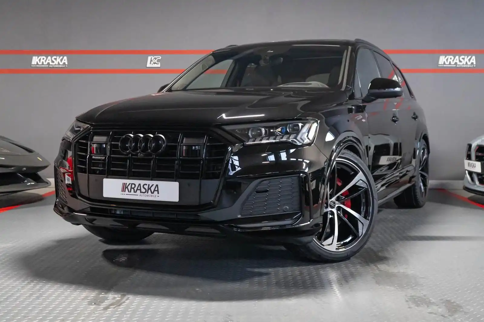 820476  Audi Q7 2024            