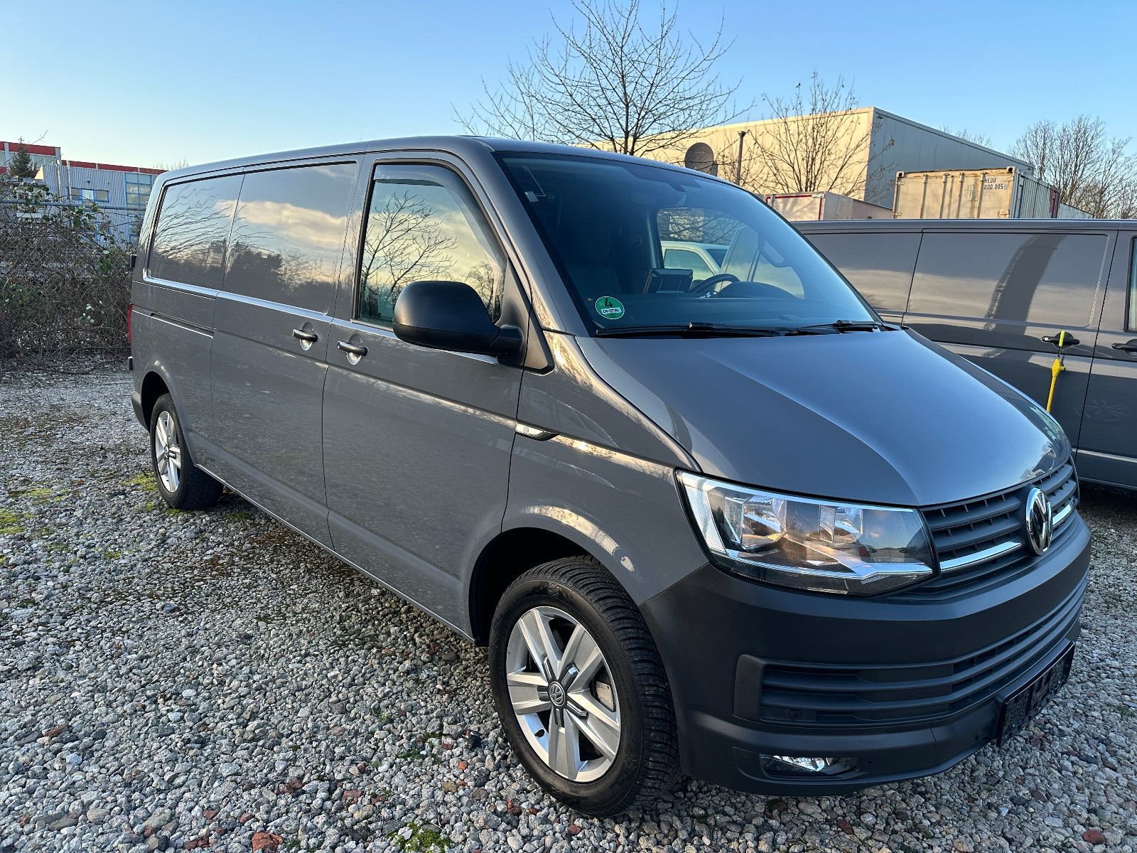 №846350: Купить Volkswagen Transporter 2016 года в Германии – авто под  заказ без пробега по РФ