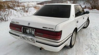 Toyota Crown, 1990