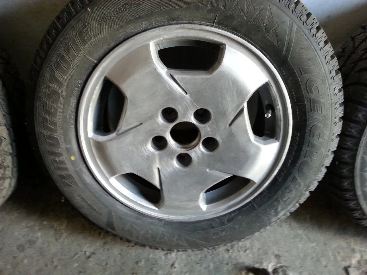 18 диски одиссей. Титан диска хонда одиссей. Покрышки odyssey. Литье хонда одиссей 17. Honda odyssey jdm.