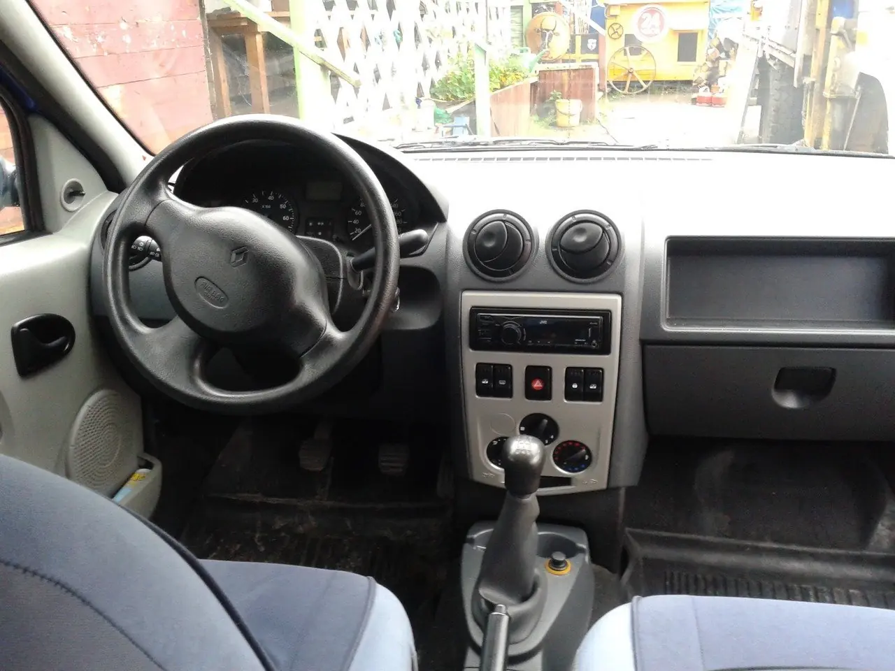 renault logan 2006 отзывы