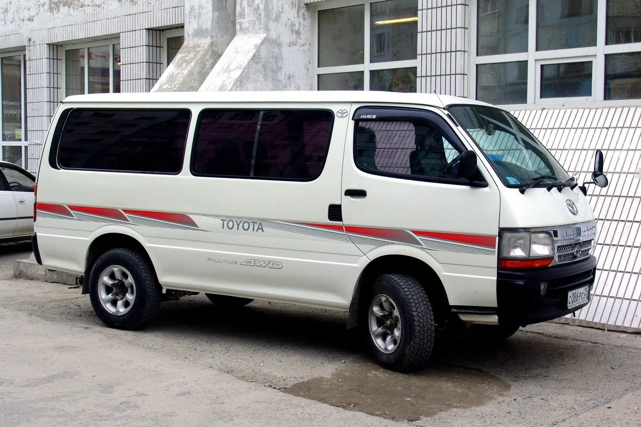 Hiace 18 seater for sale sales