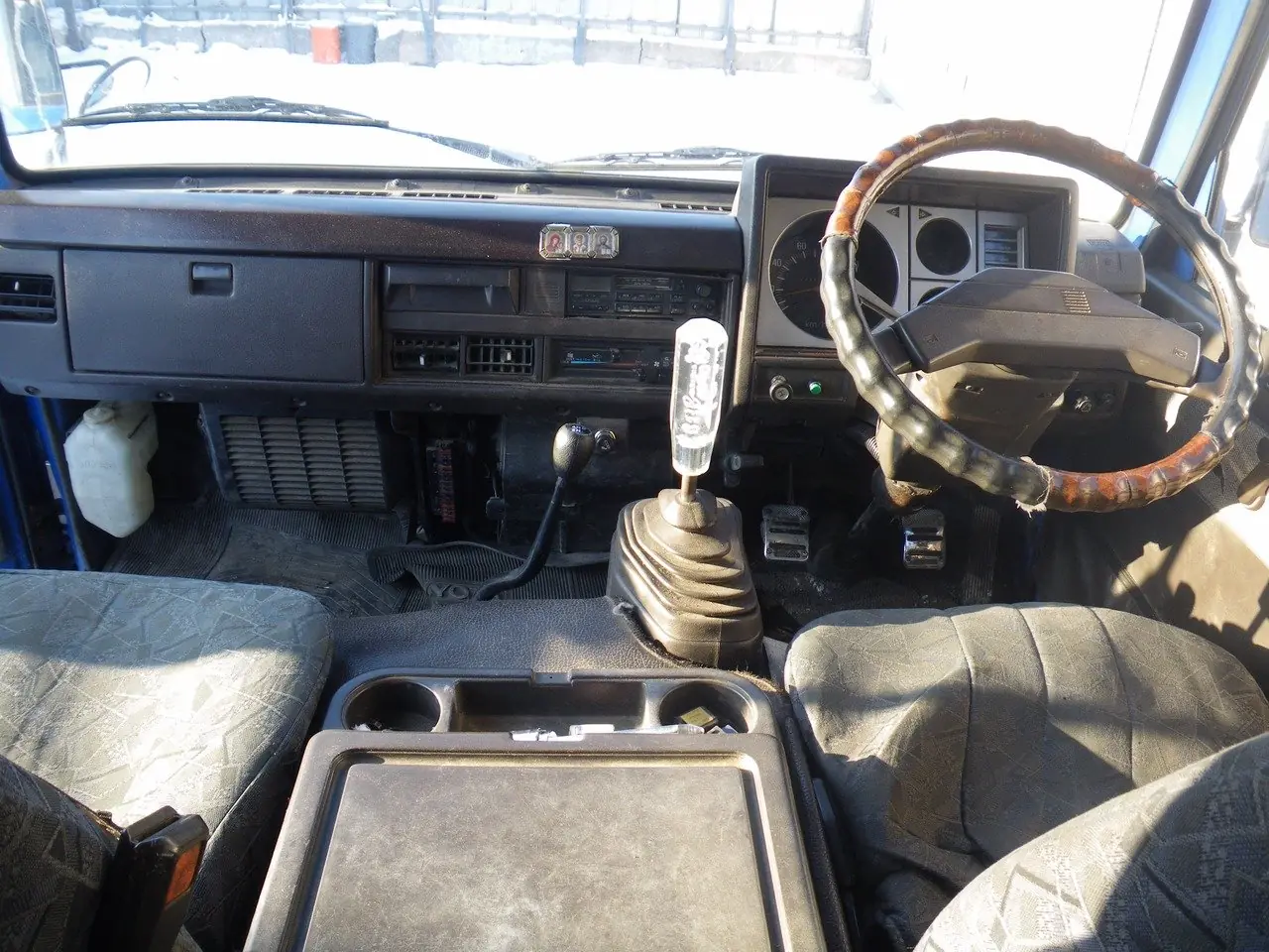 Nissan Atlas 1995 салон