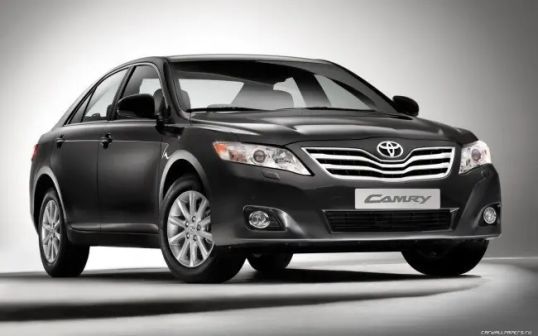 Toyota Camry 2011 - отзыв владельца