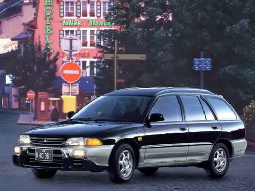 Mitsubishi Libero 1992 - 1995