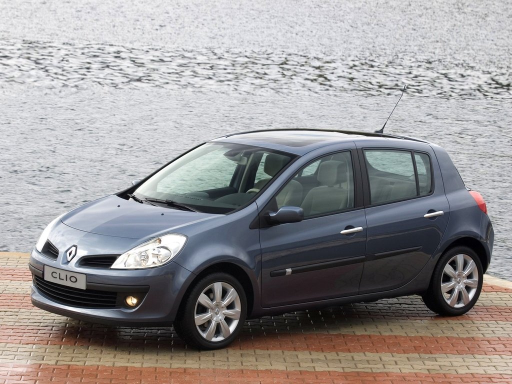 Renault Clio характеристики отзывы цены - автомобили Renault Clio в наличии в автосалонах
