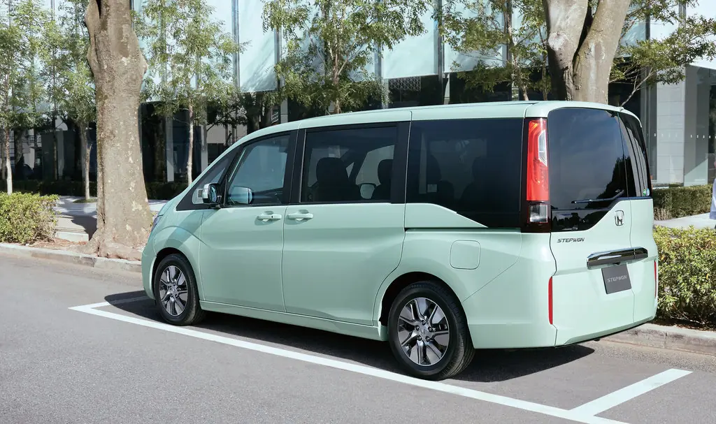 Honda Stepwgn 2017