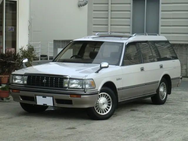 Toyota Crown универсал