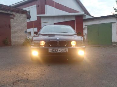 BMW 5-Series 1998   |   15.12.2014.