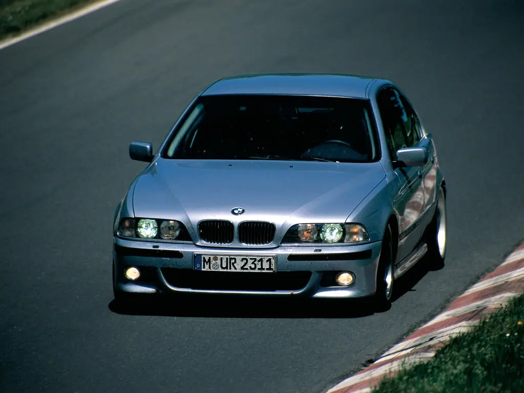 BMW 5-Series  2000 2001 2002 2003  4  E39     