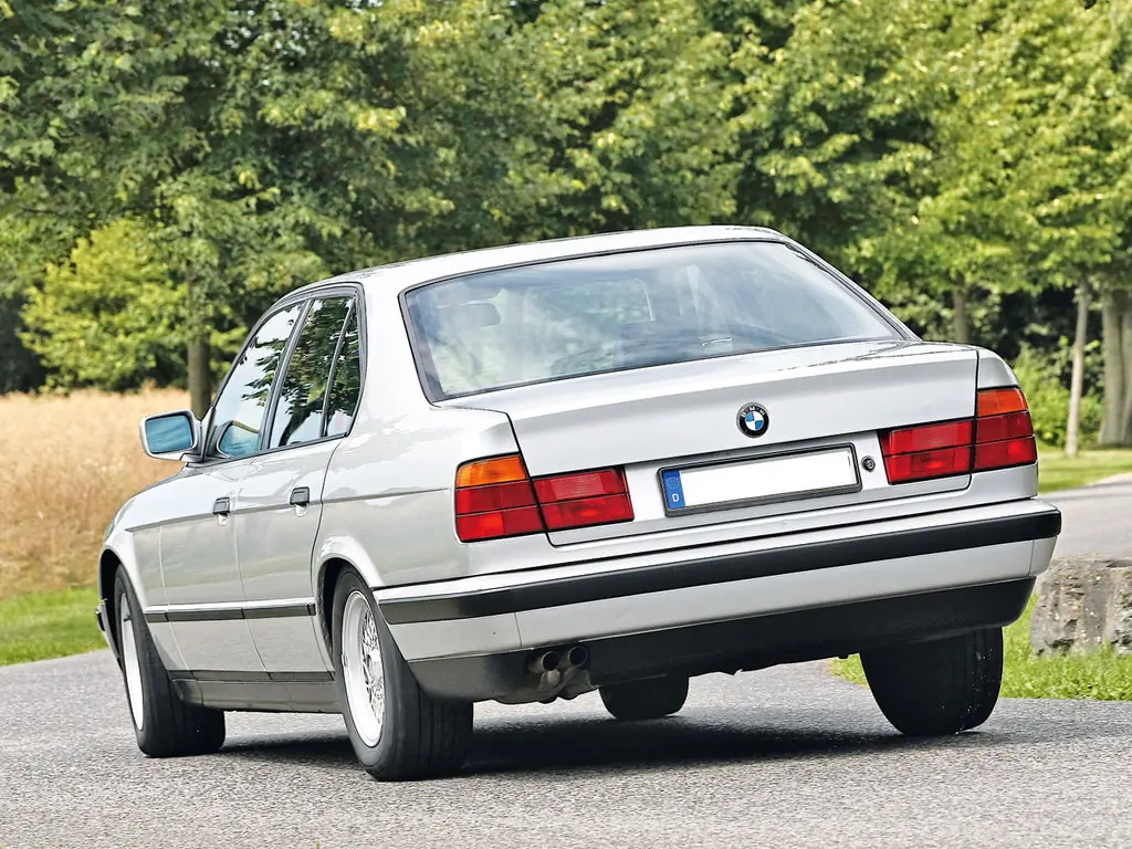 Максимальна потужність BMW Е34