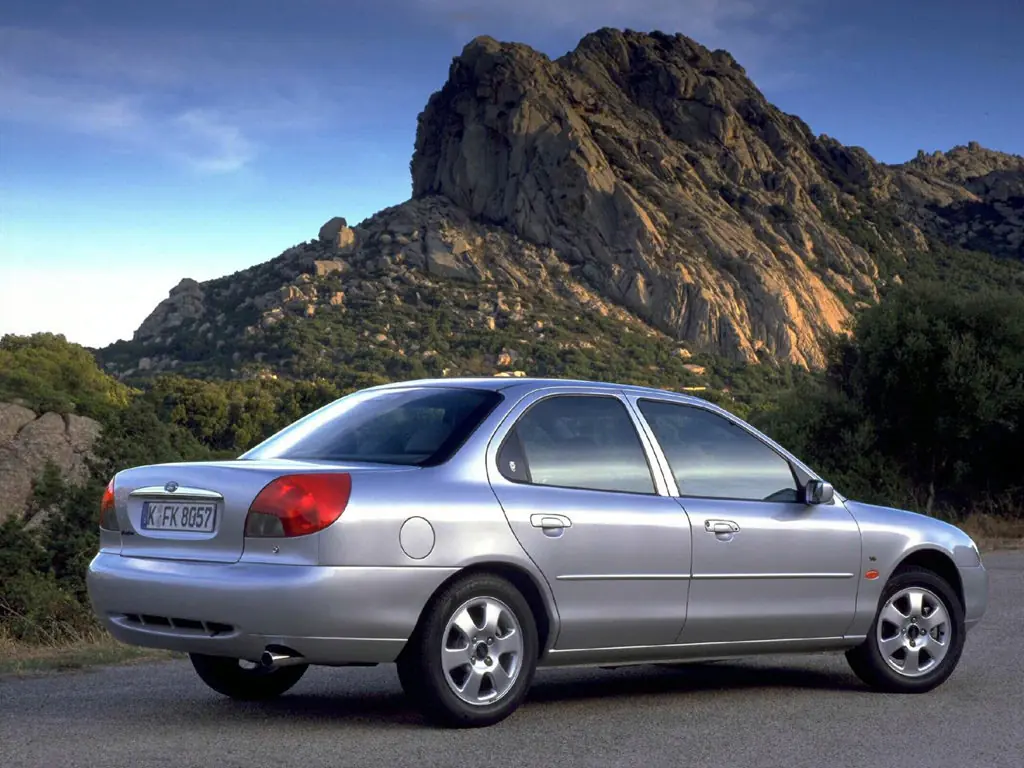 Мондео 2000 год. Форд Мондео 2 седан. Ford Mondeo 1996 седан. Форд Мондео седан 2000. Ford Mondeo 2 2000.