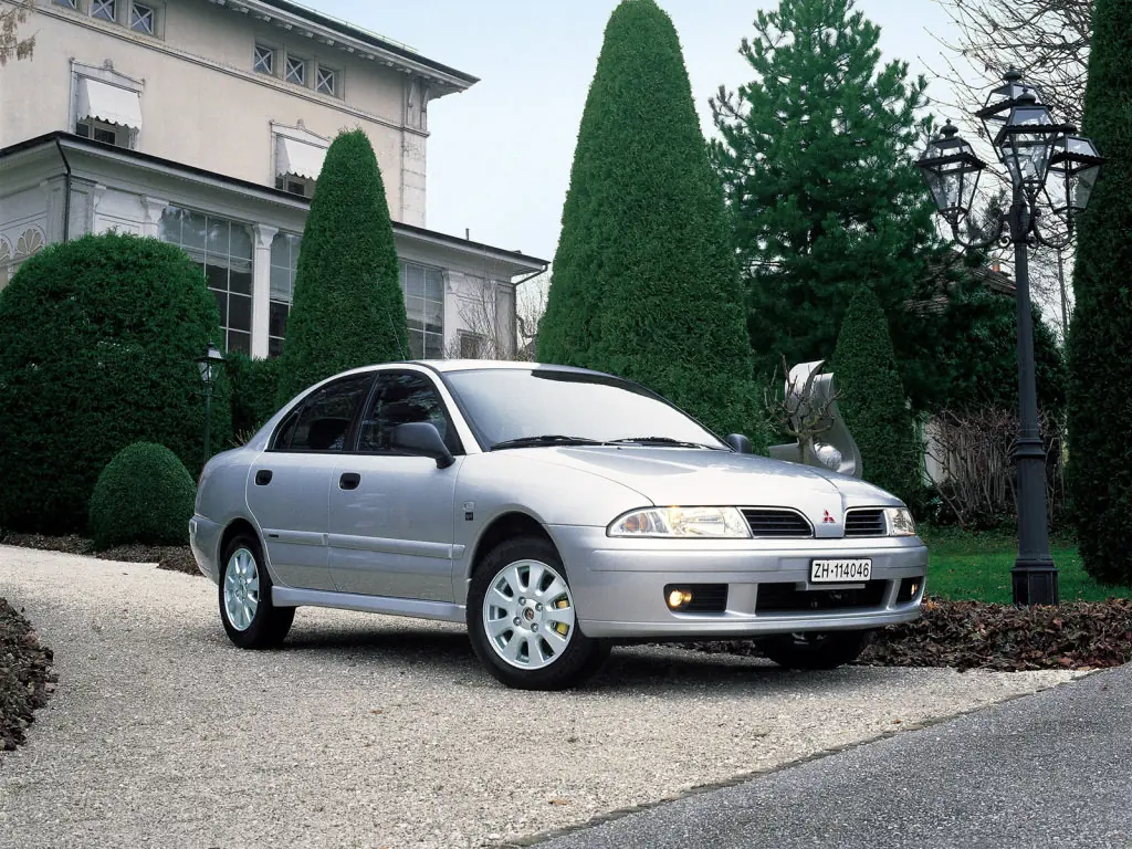 Mitsubishi Carisma рестайлинг 1999, 2000, 2001, 2002, 2003