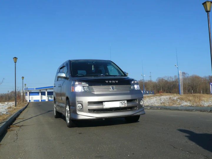 Toyota Voxy 2007