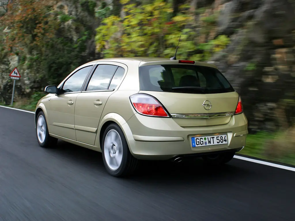Opel Astra 2004 хэтчбек. Opel Astra h хэтчбек.