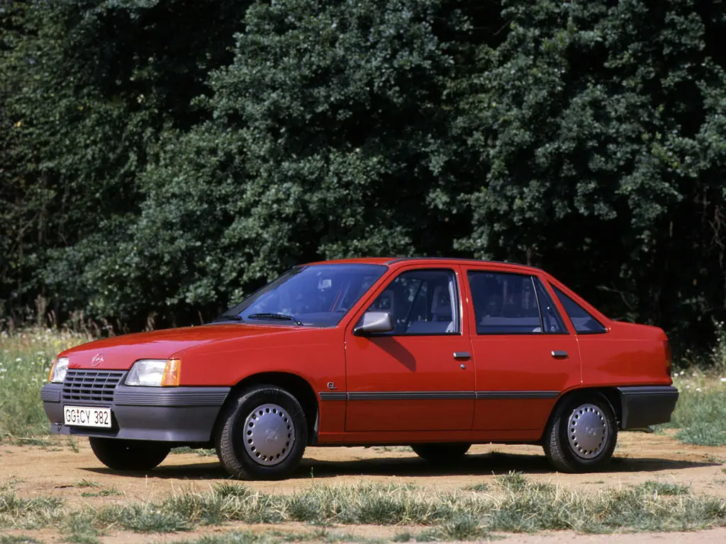 Фото Opel Kadett Combo