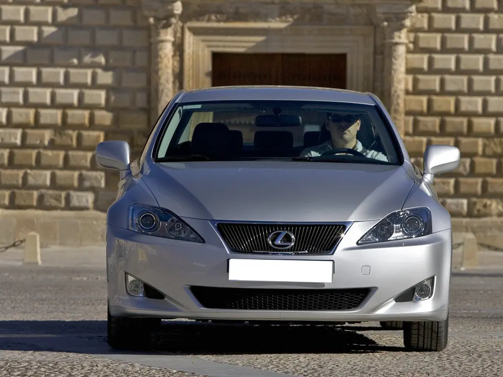 Лексус ИС 220 2008