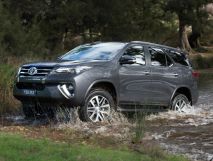 Toyota Fortuner 2015, /suv 5 ., 2 , AN160