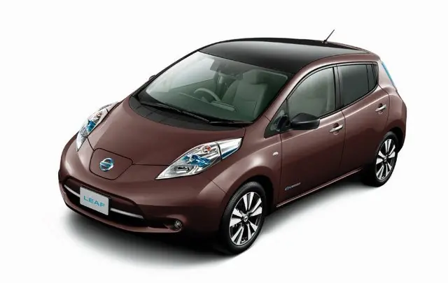Nissan Leaf правый руль