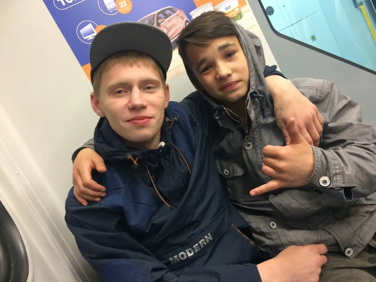 кто из водителей занял правильное положение на полосе движения ответ