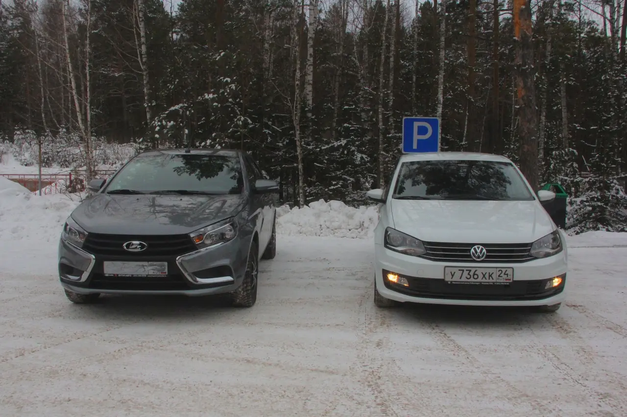 Volkswagen Polo vs Lada Vesta
