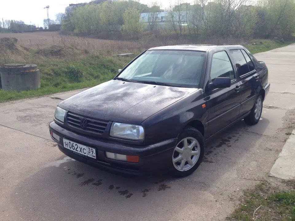 Volkswagen Vento 1992, 1.8л., Первый отзыв, бен., мкпп