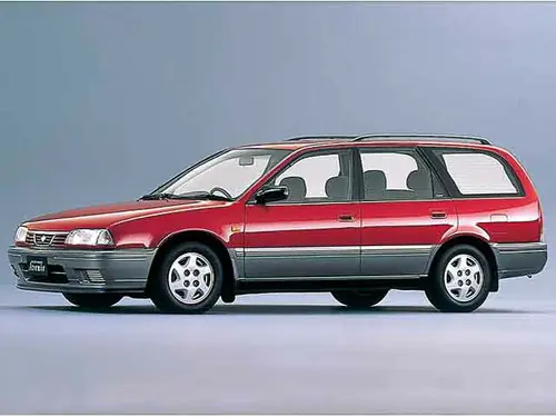Nissan Avenir 1993 - 1995