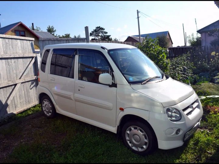 Mitsubishi Toppo 1999