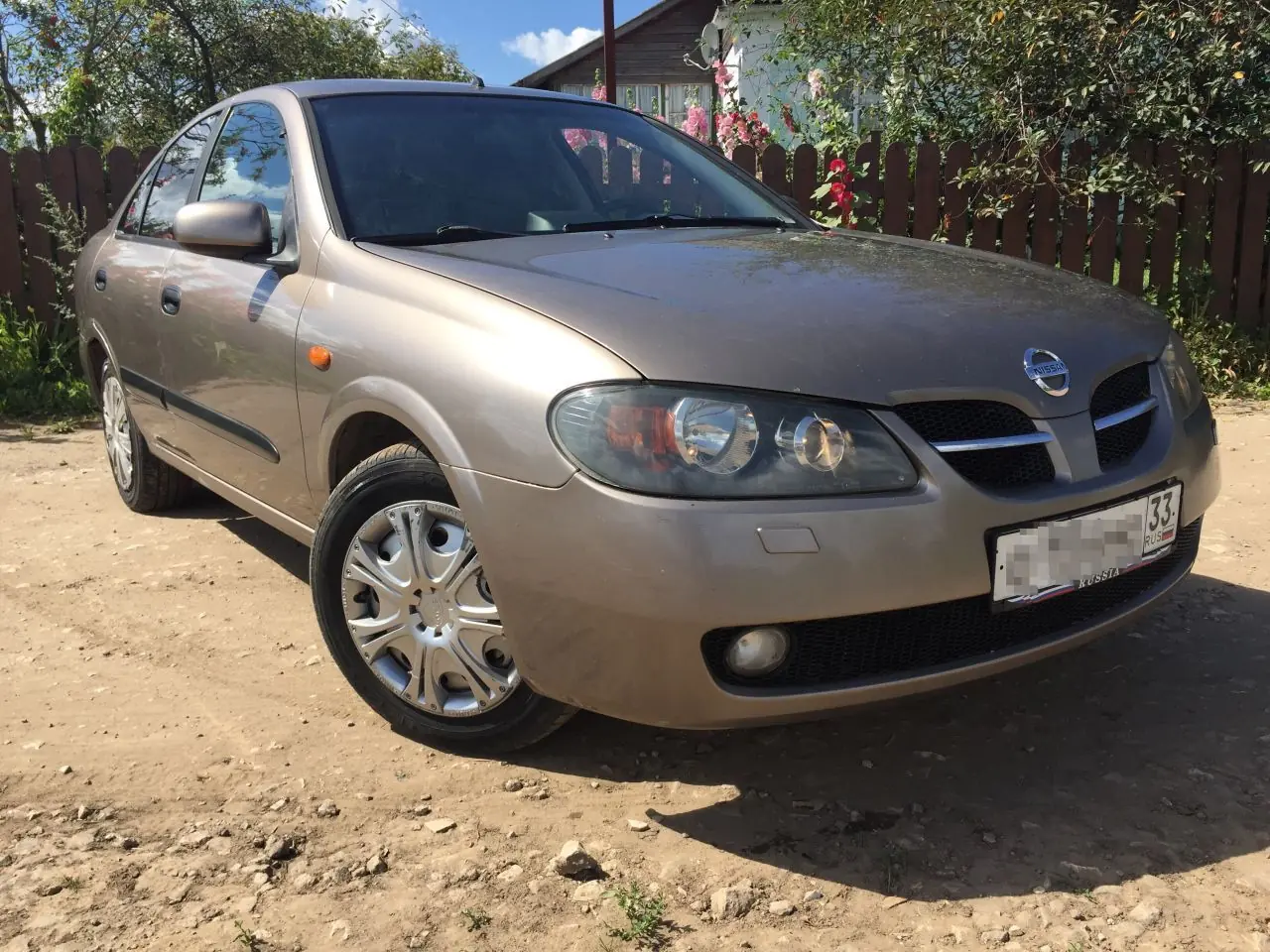 Nissan Almera 2005  15         85 