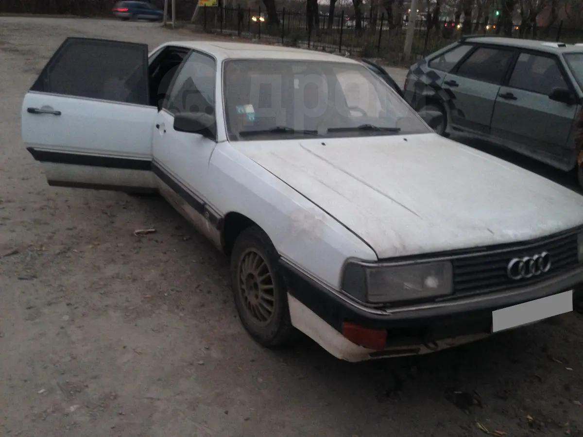 Audi 200 1984 в Барнауле, авто на ходу сам не хозяин досталась по обмену, седан, бензин, 2.5 ...