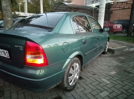Opel Astra 2002 - отзыв владельца