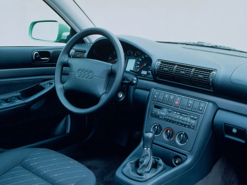 Audi A4 рестайлинг 1996 1997 1998 1999 универсал 1 поколение B5  технические характеристики и комплектации