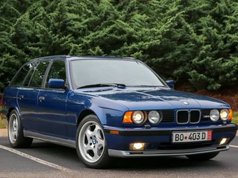 BMW M5 (E34)
03.1994 - 08.1995