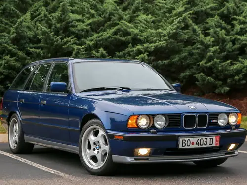 BMW M5 1994 - 1995