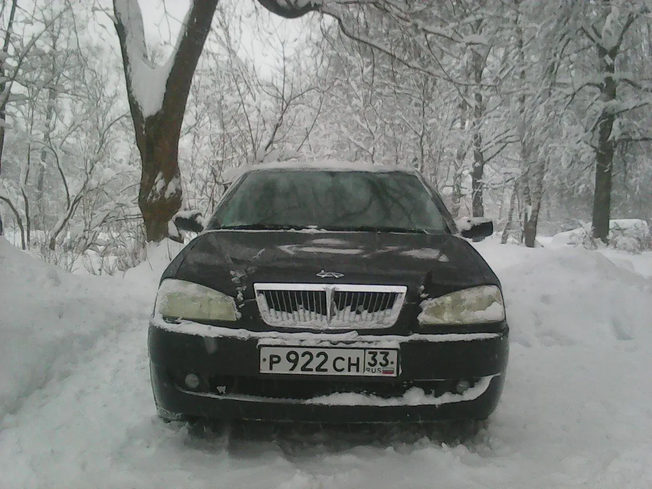 Чери амулет 2006 черная в снегу