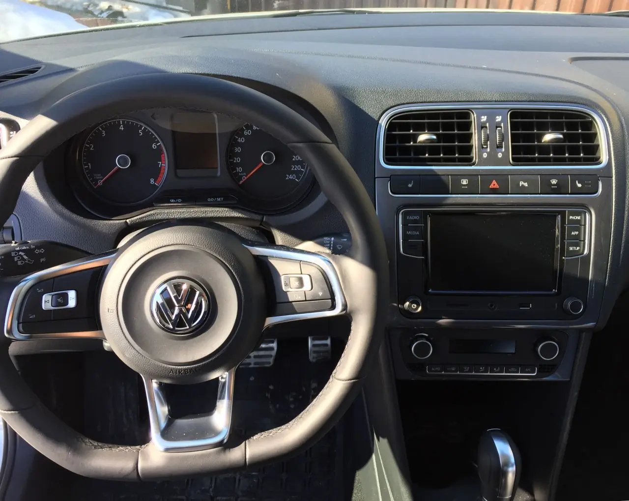 Интерьер Volkswagen Polo Sedan (2015-2020)