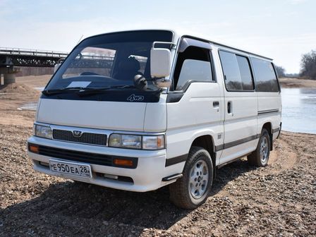 Nissan Caravan 1991 - отзыв владельца