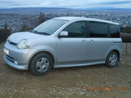 Toyota Sienta 2004 -  